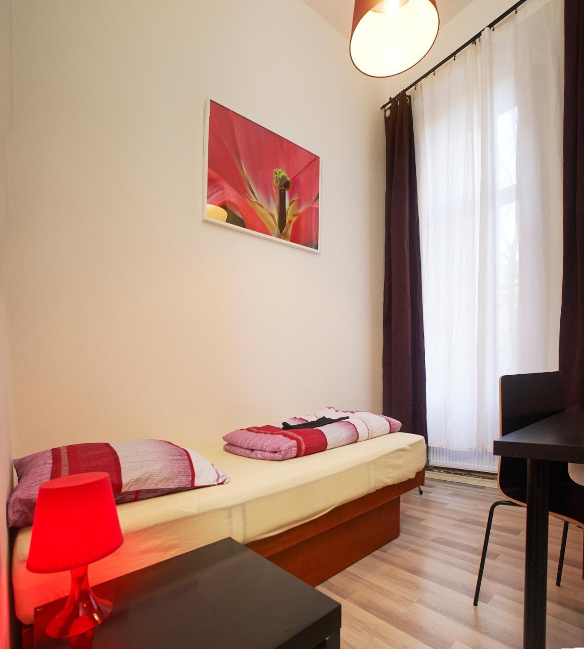 Gasthof Littlefriedrichrooms @ Propellerwerk